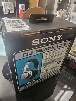 Sony MDR V7000j DJ Remix Brand New
