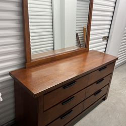 Solid Wood SITCOM Dresser With Mirror / Delivery Available 