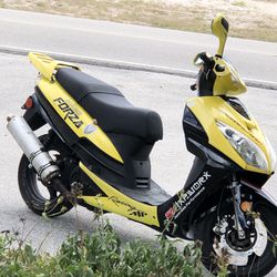 2021 Forza Moped