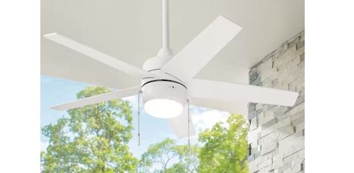 Hampton Bay Mena 44 in. LED Indoor/Outdoor Matte White Ceiling Fan with Light Kit NEW