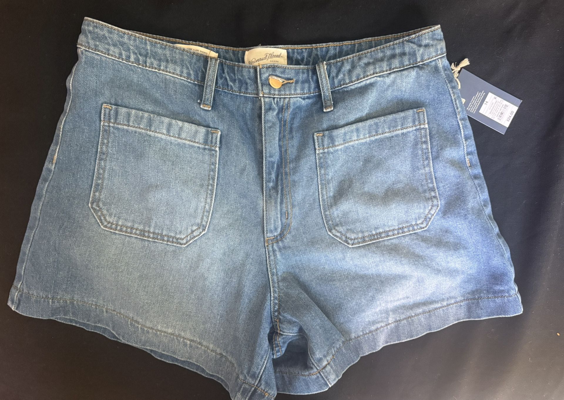 Universal Thread Women's Size 14 High Rise Relaxed Fit Midi Jean Shorts NWT