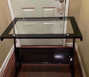 Desk 23”5/8 And 25”3/8