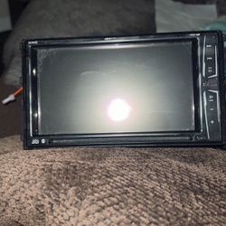 Pioneer Multimedia DVD Receiver with 6.2"