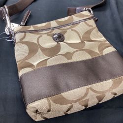 Coach F47720 Signature Canvas Crossbody Khaki/Mahogany Swing back