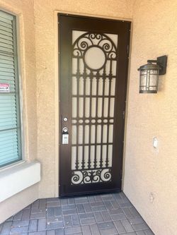 Screen door