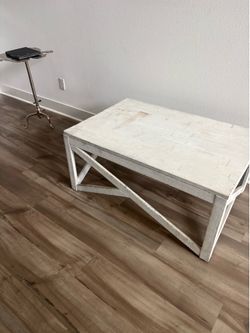 Coffee table with one side table