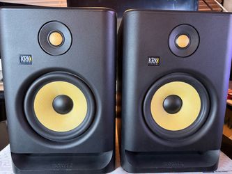 Pair of KRK ROKIT 7 Gen 4 studio monitors