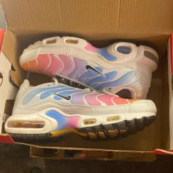 Nike Women’s Size 8