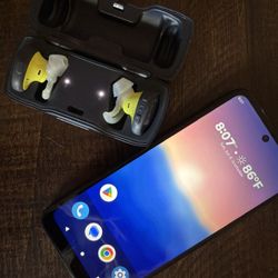 Moto G Play (2023) With Bose Headphones 