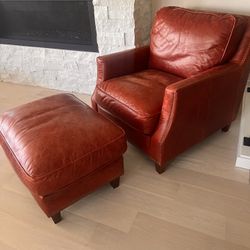2 Chairs, 2 Ottomans