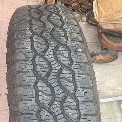 Goodyear  255/70R17   Territory ocupa parchar$ 35.00