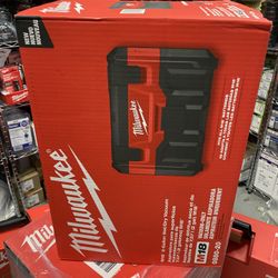 Milwaukee M18 18-Volt 2 Gal. Lithium-Ion Cordless Wet/Dry Vacuum (Vacuum-Only)