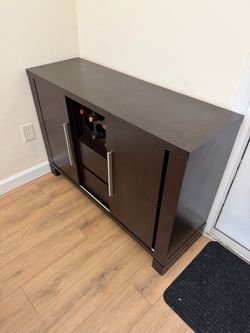 Dark Brown Wood Bar Cabinet with Wine Rack