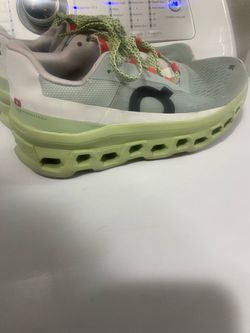 On Running Cloudmonster Sneakers