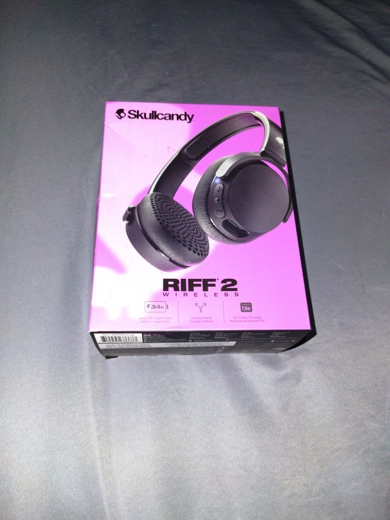 Skullcandy RIFF 2 Headphones NEVER OPENED