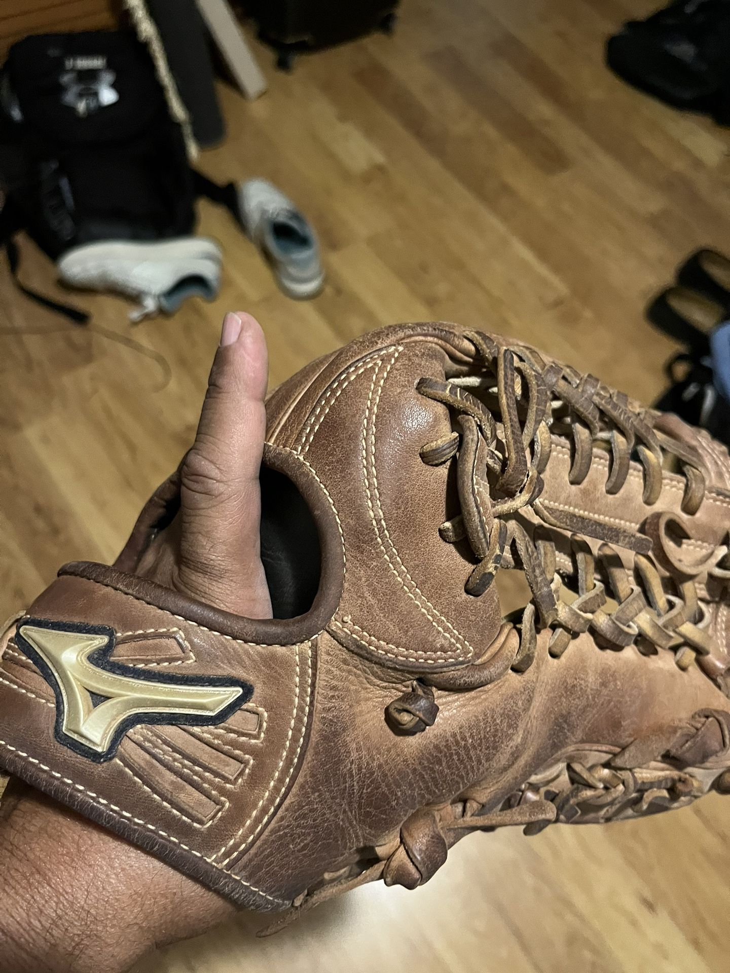Mizuno Outfield Glove