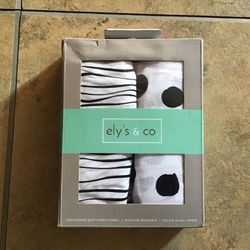 ely’s & Co Set Of Changing Pad Covers