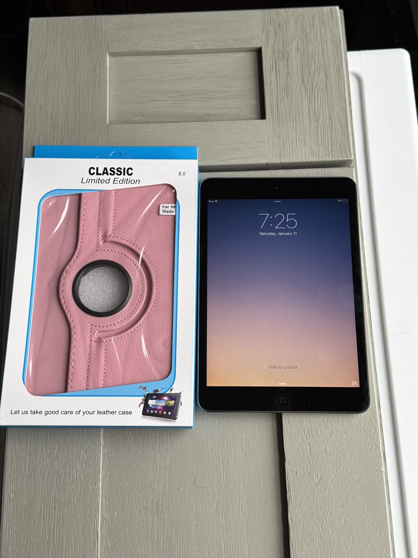 Apple iPad Mini Tablet With Case