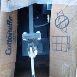 Hat screen printer with 12 Doz. hats