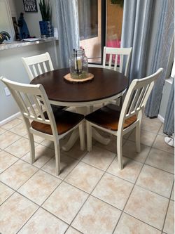 Casual dining set