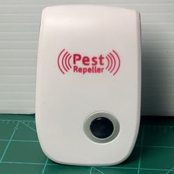 Ultrasonic Electronic Mosquito Repeller Silent Plug-In for Insects, Mice, Mosquito, etc