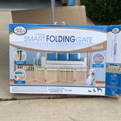 Smart Folding dog Gate