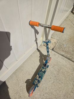 Kids Adjustable Folding Kick Metal Scooter with Light-Up Wheels