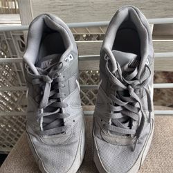 Size 9.5 Nike Air Max Gray Shoes Unisex