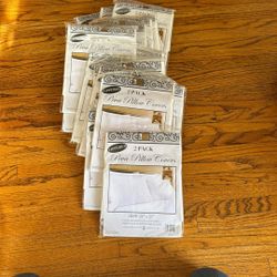 Brand New Pillow Covers With Zippers 