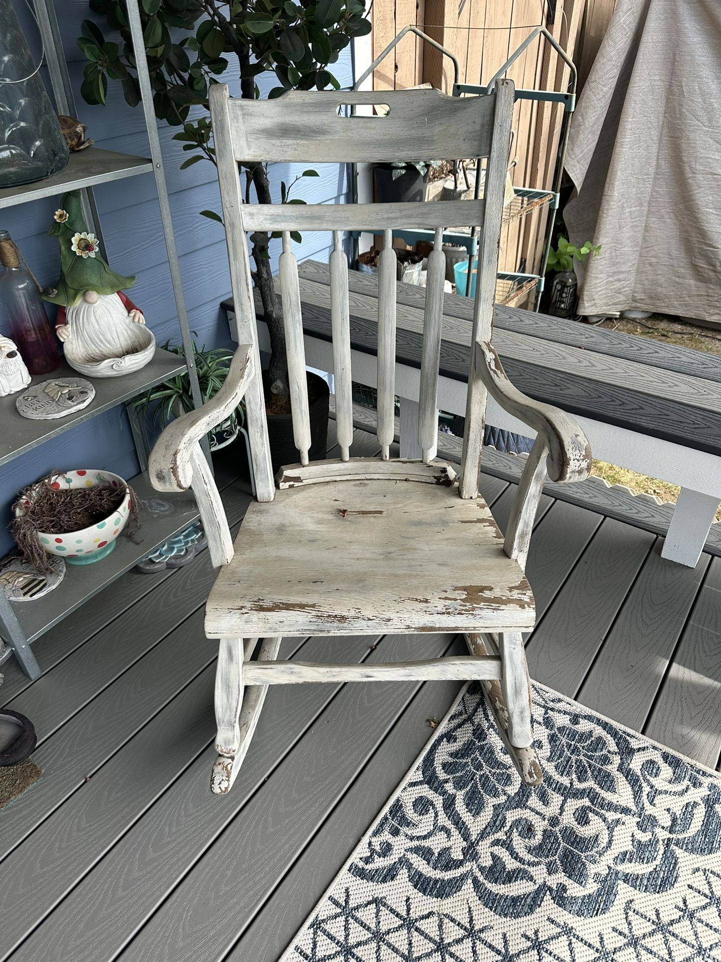 Wood rocking Chair