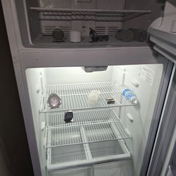 Frigidaire Fridge Apt Size 30 By 67 High