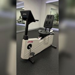Life Fitness 5500R Recumbent Bike Like New 12 Resistance Levels - TX, USA
