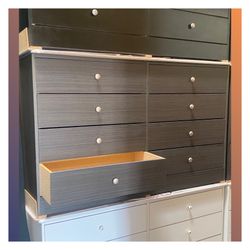 Dresser / Eight drawers dresser