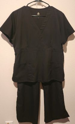 Woman's Black Scrubs Set Size Large