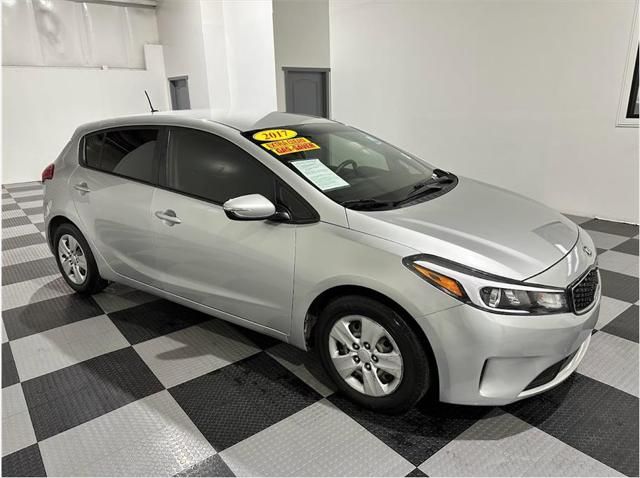 2017 Kia Forte5