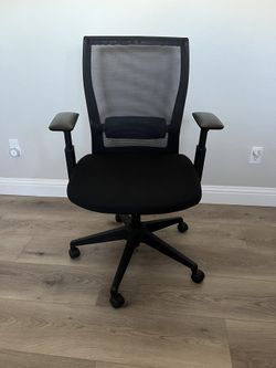 Autonomous Desk Chair
