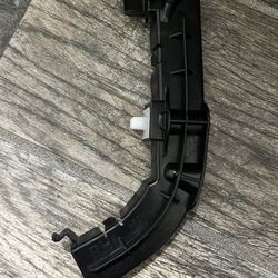 Dodge Challenger Passenger Front Bumper Mounting Bracket