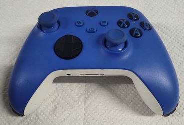 Xbox Wireless Controller in Shock Blue (Model 1914) is a ninth-generation controller

WORKS GREAT!

Xbox Wireless Controller in Shock Blue (Model 1914