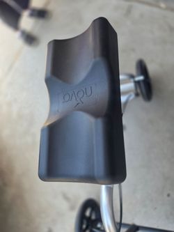 Knee scooter