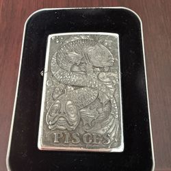 1997 ZIPPO Pisces Sign Zodiac Series Design Barrett Smythe Pewter Emblem 