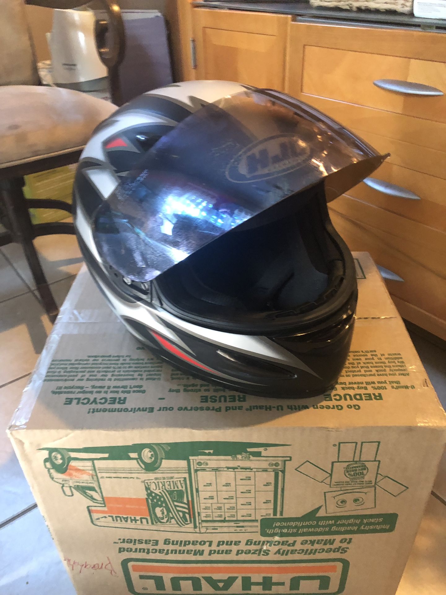 Xl-HJC motorcycle helmet or best offer 💕