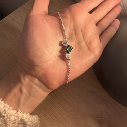 Swarovski  Emerald Green Mesmera 