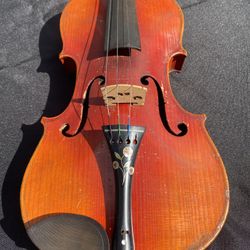 Violin Antonius Stradiuarius Cremonesis  Faciebat Anno 17//