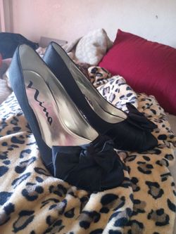 Mina 4 inch heels, black and size 7 women