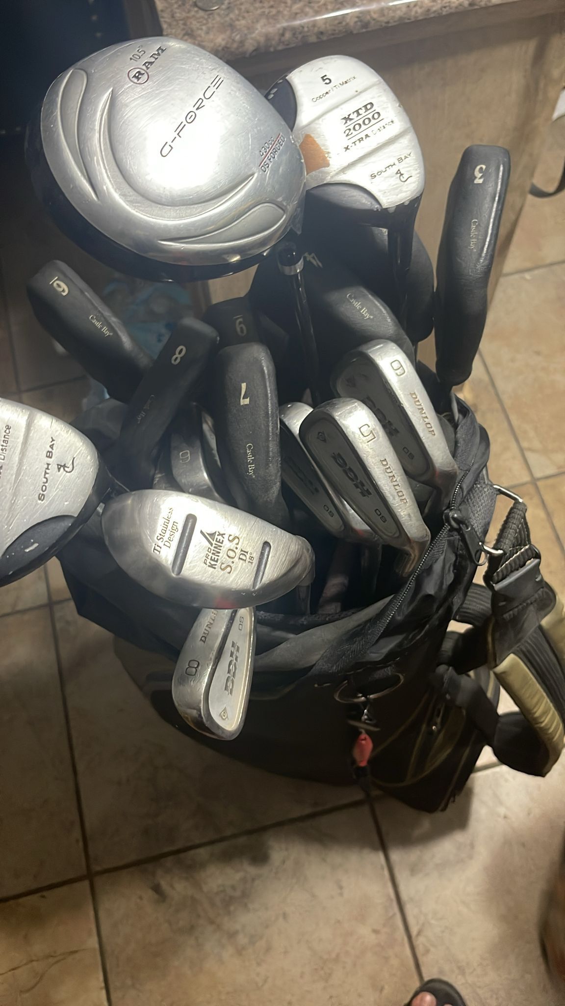 Used “Club Glove “ Golf Cart Bag With Putters Included