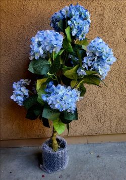 Faux Hydrangea Tree
