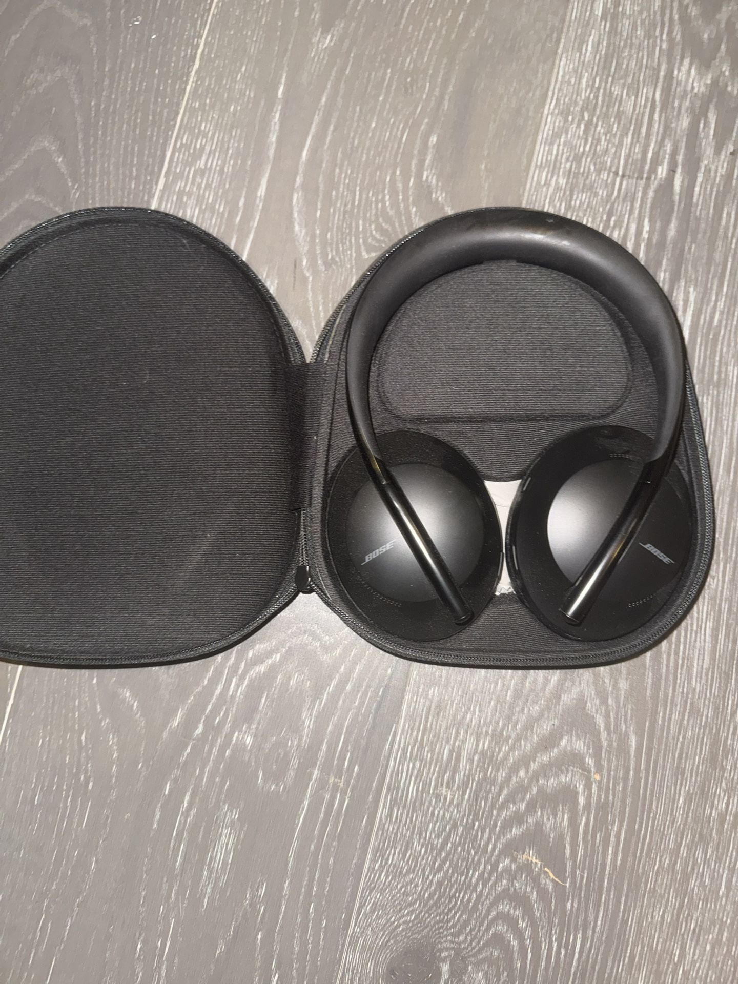 Bose Noise Cancelling Headphones 700 – Premium Wireless, Perfect Condition