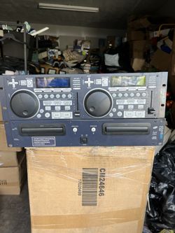 Stanton's C.504 dual CD player is a dual-unit system so loaded with features, the controller takes up 3 rackspaces. These features include a bigger jo