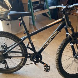 Ozark Mountain bike 24 Inch 