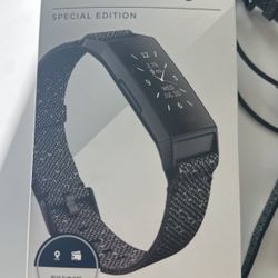 Fitbit Charge 4 NEW 